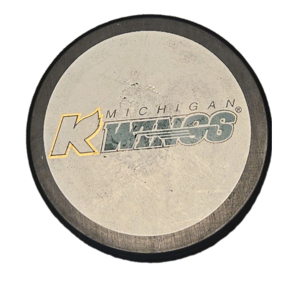 VINTAGE MICHIGAN K-WING INTERNATIONAL LEAGUE TRENCH OFFICIAL GAME PUCK. IHL